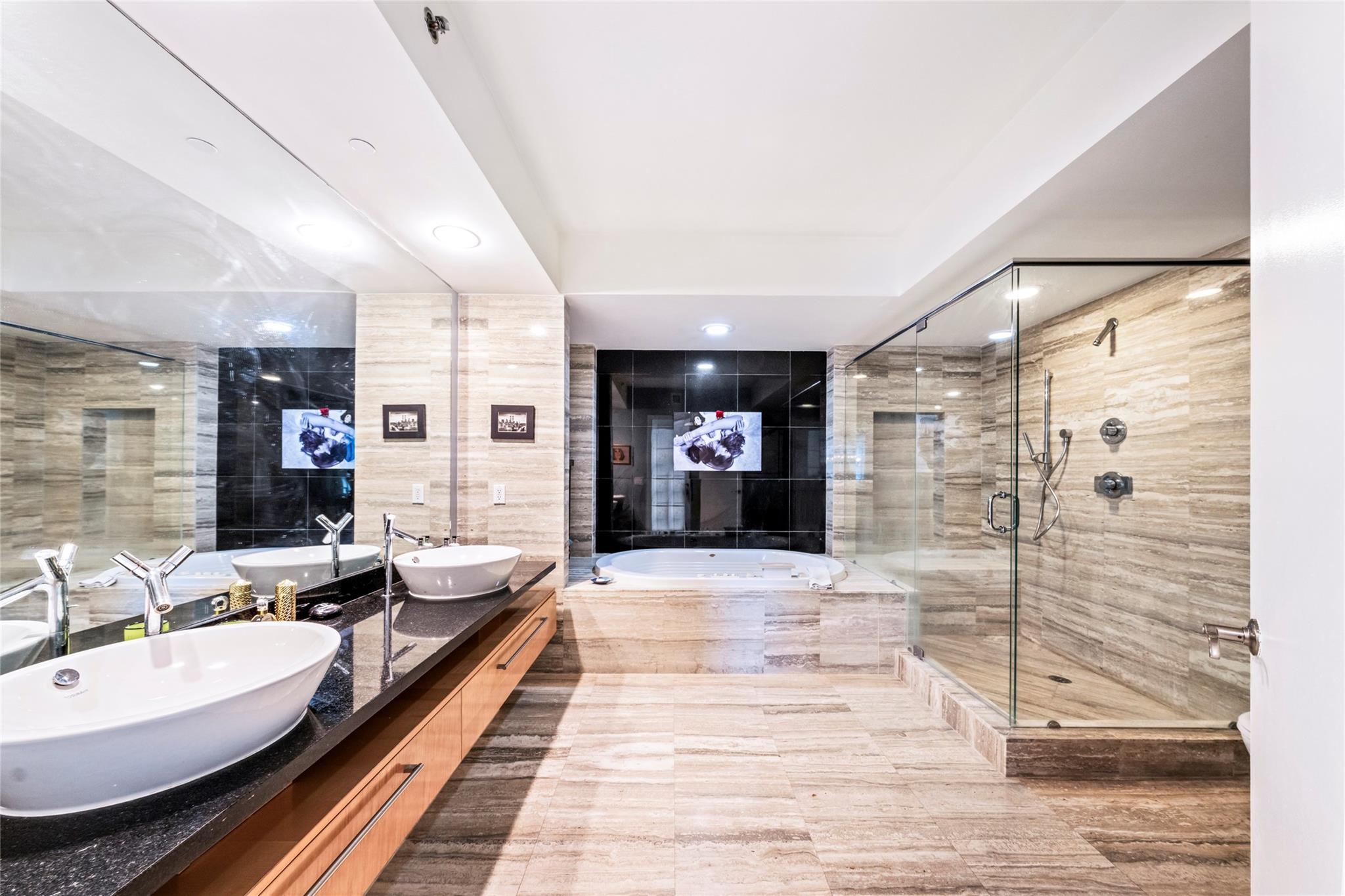 Las Olas Beach Club - Residential