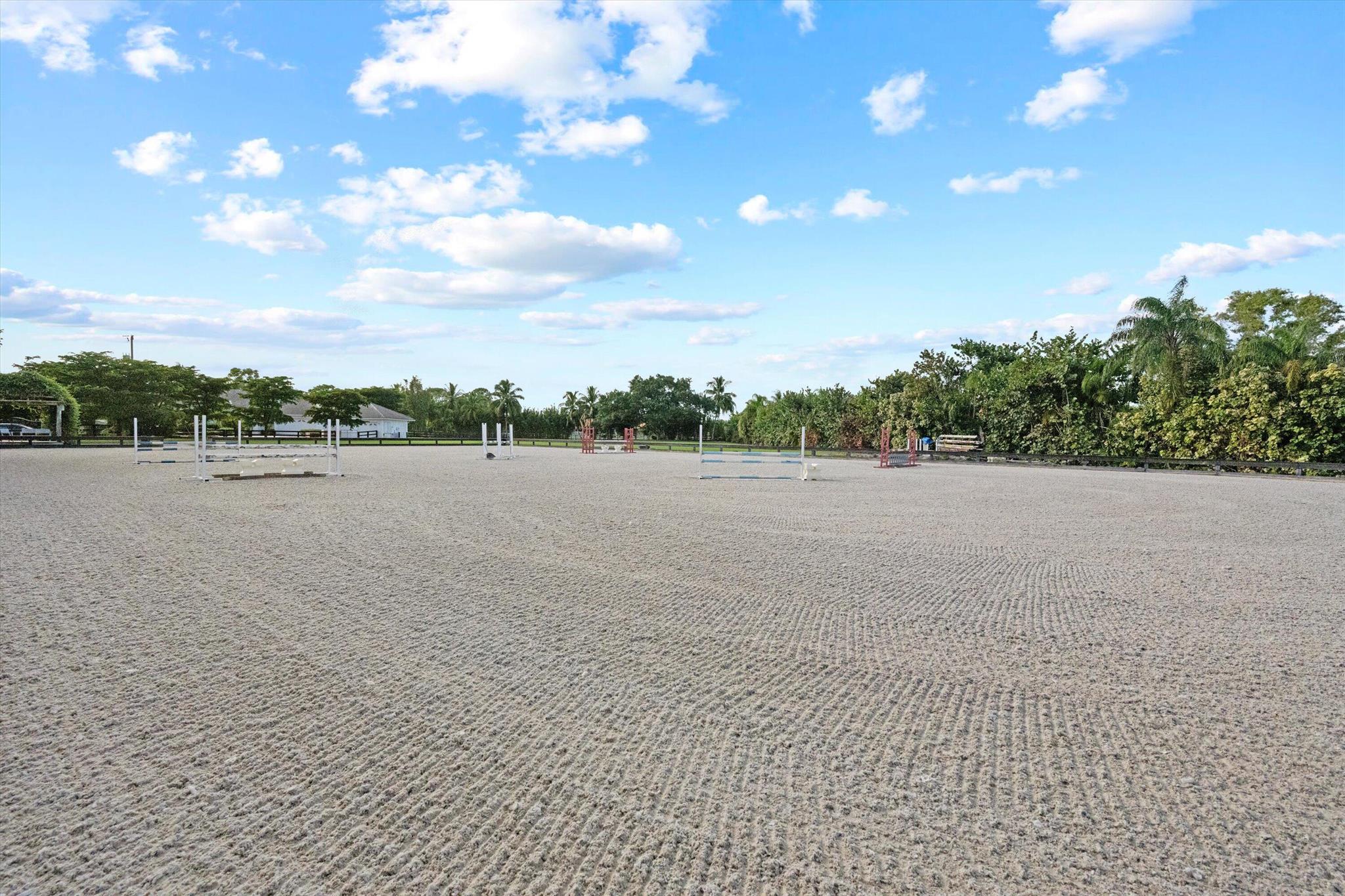 SADDLE TRAIL PARK OF WELL - Residential