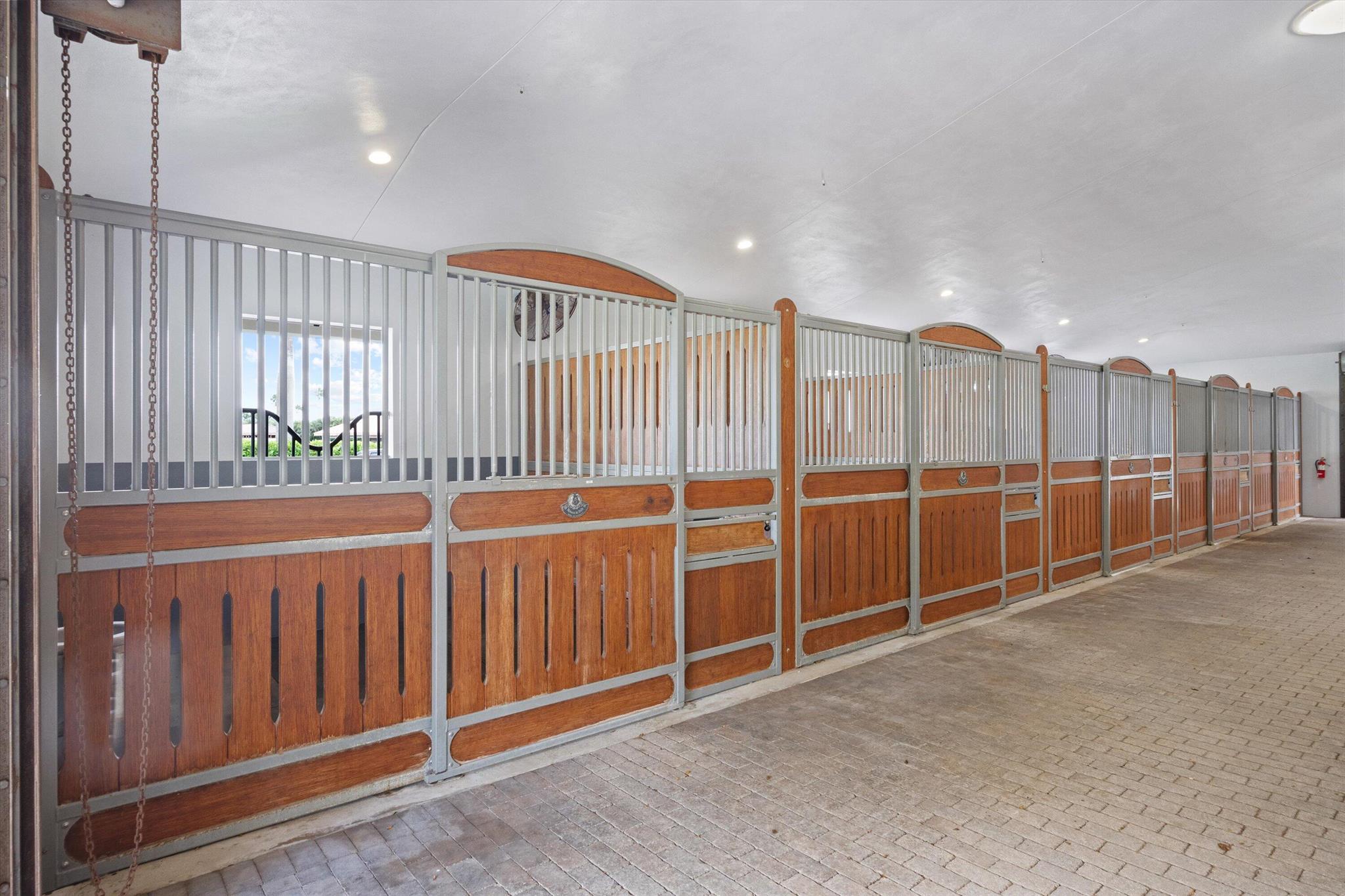 SADDLE TRAIL PARK OF WELL - Residential