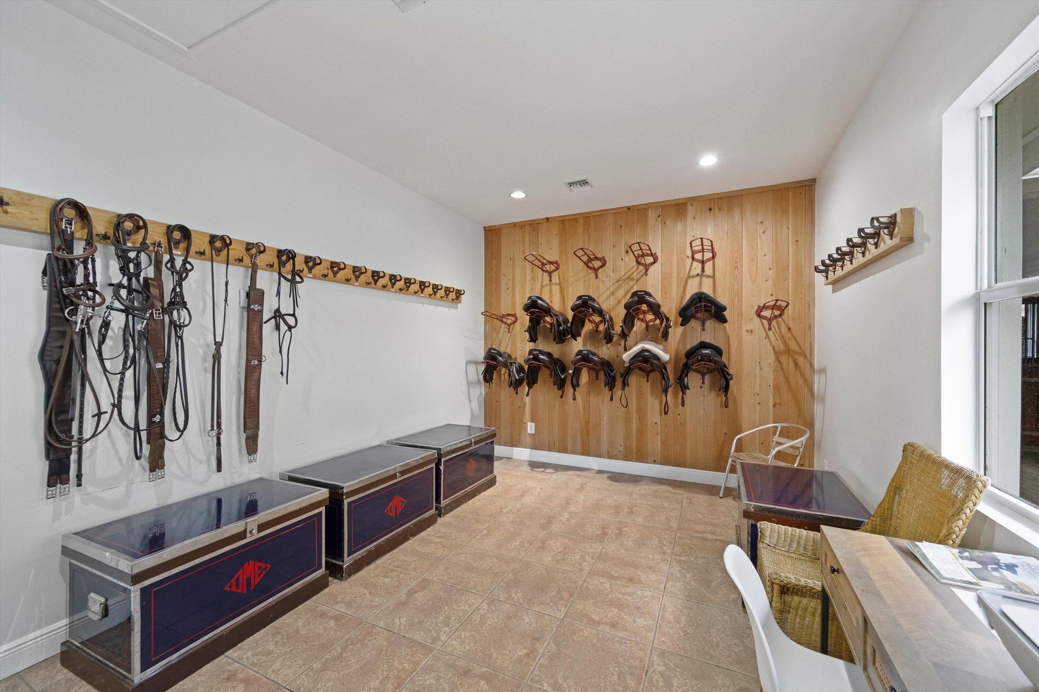 SADDLE TRAIL PARK OF WELL - Residential