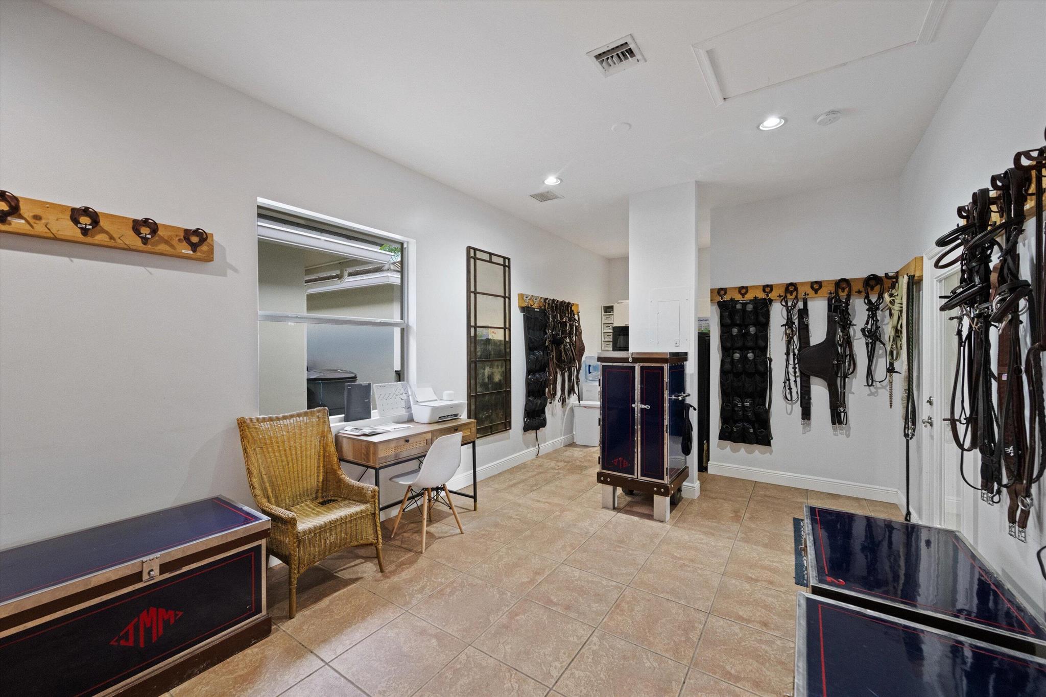 SADDLE TRAIL PARK OF WELL - Residential