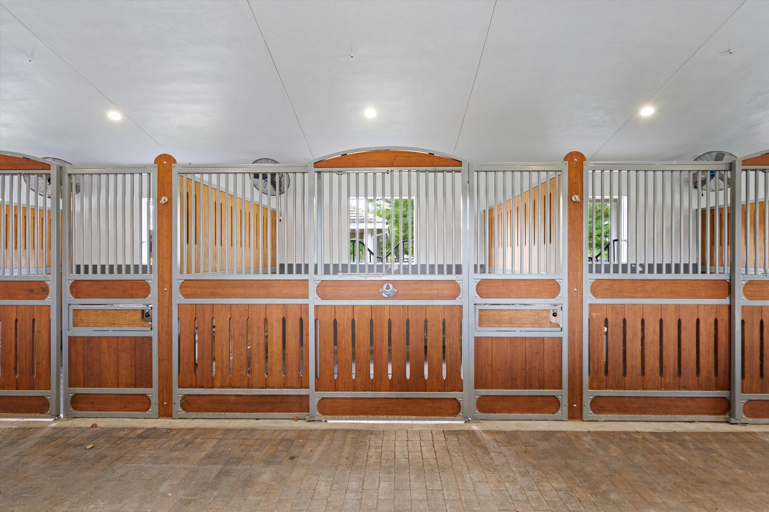 SADDLE TRAIL PARK OF WELLINGTON - Residential