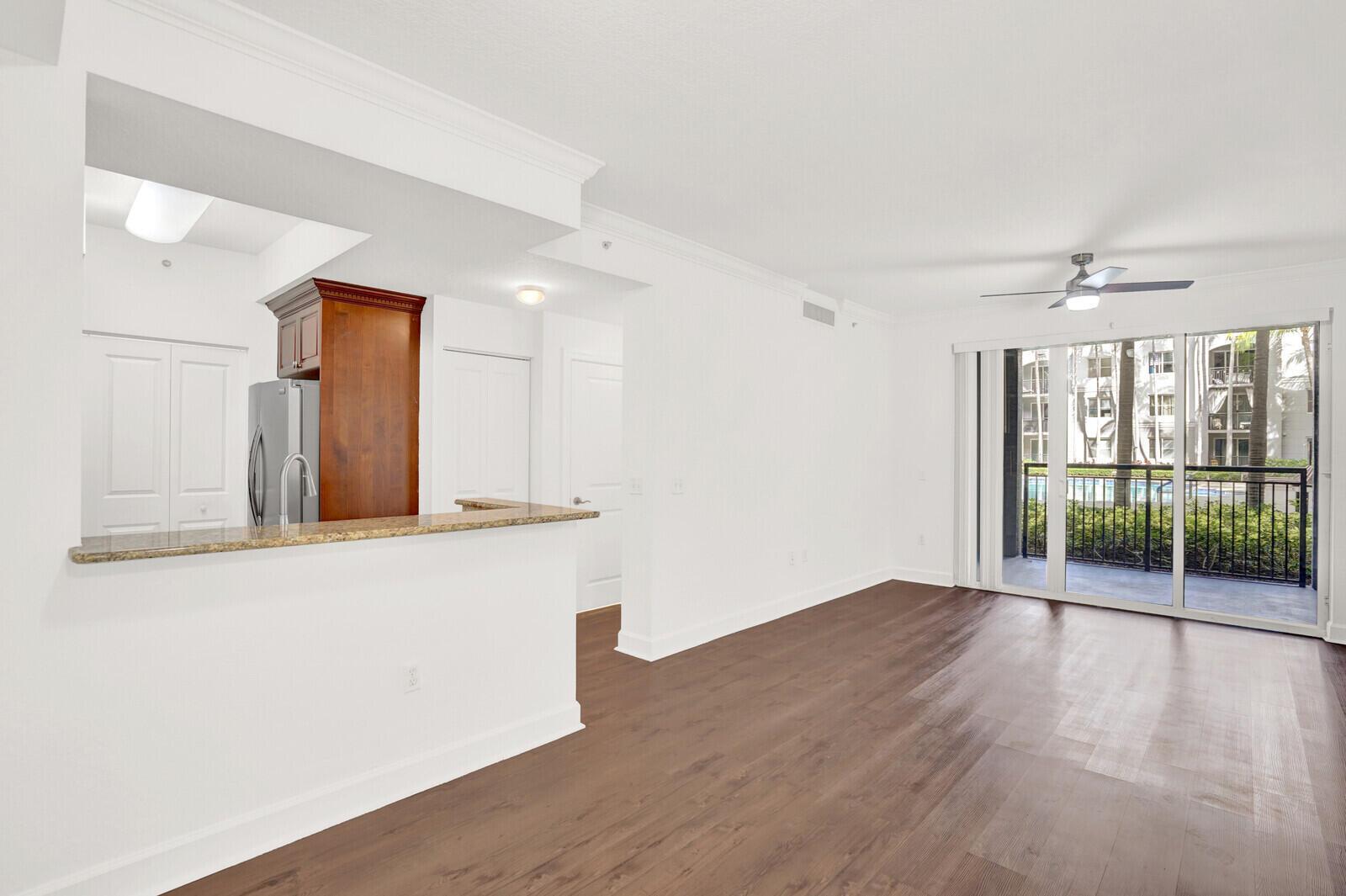 VIZCAYA LAKES CONDO - Residential