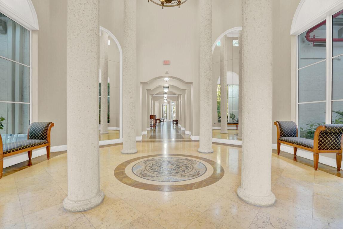 VIZCAYA LAKES CONDO - Residential