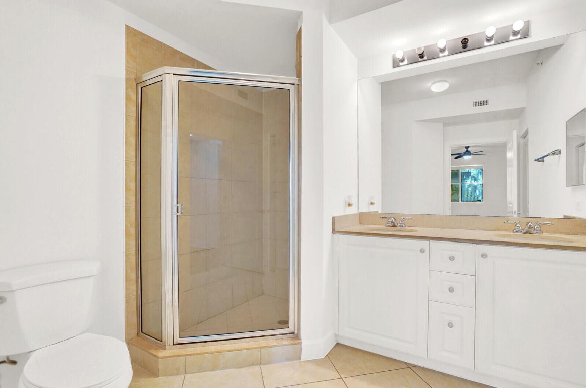 VIZCAYA LAKES CONDO - Residential