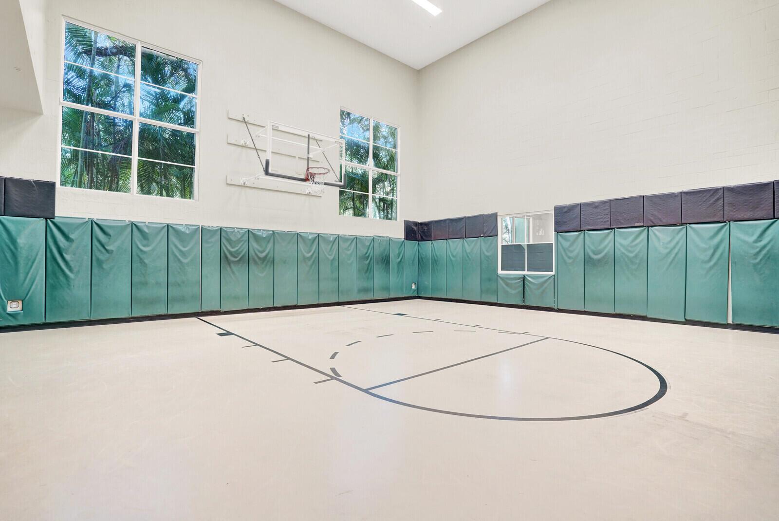 VIZCAYA LAKES CONDO - Residential