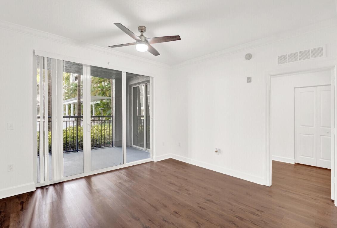 VIZCAYA LAKES CONDO - Residential