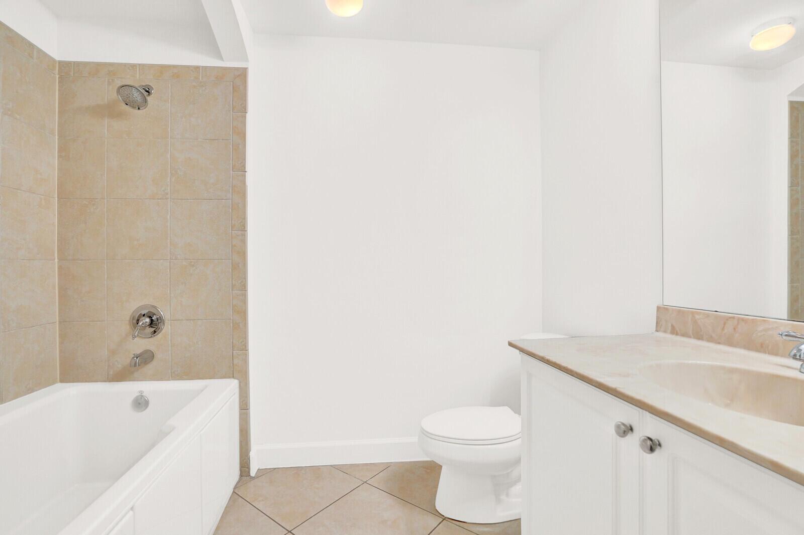 VIZCAYA LAKES CONDO - Residential