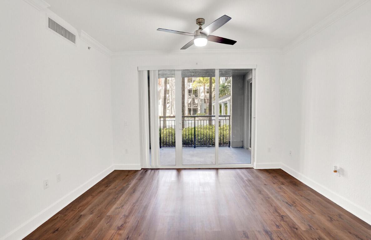 VIZCAYA LAKES CONDO - Residential