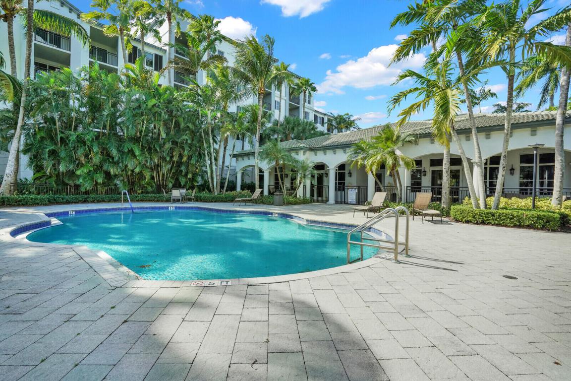 VIZCAYA LAKES CONDO - Residential