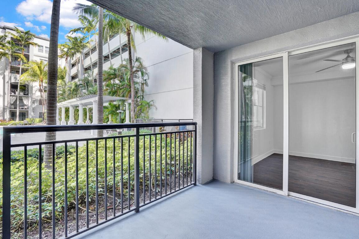 VIZCAYA LAKES CONDO - Residential