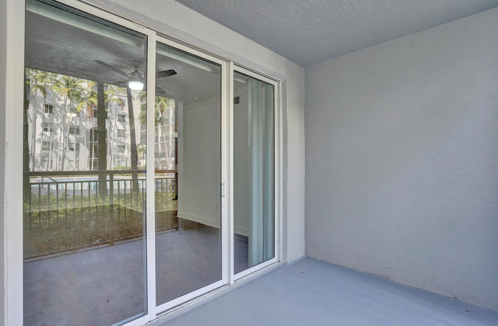 VIZCAYA LAKES CONDO - Residential