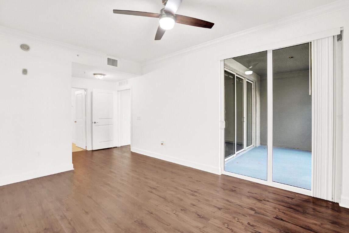 VIZCAYA LAKES CONDO - Residential