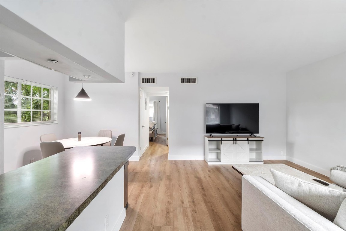 3030 NE 5th Terrace 1