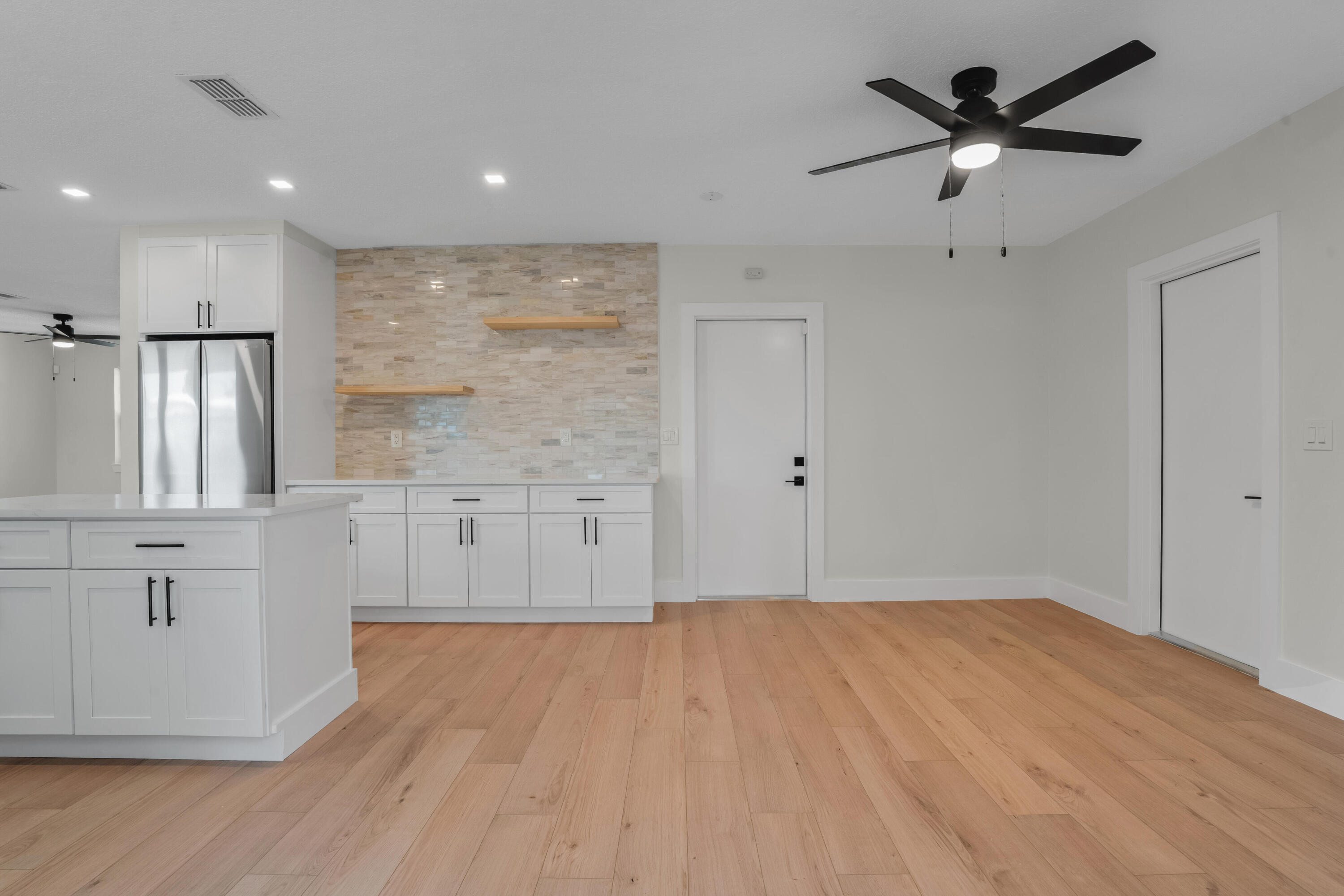 DELRAY SHORES FIRST ADD - Residential