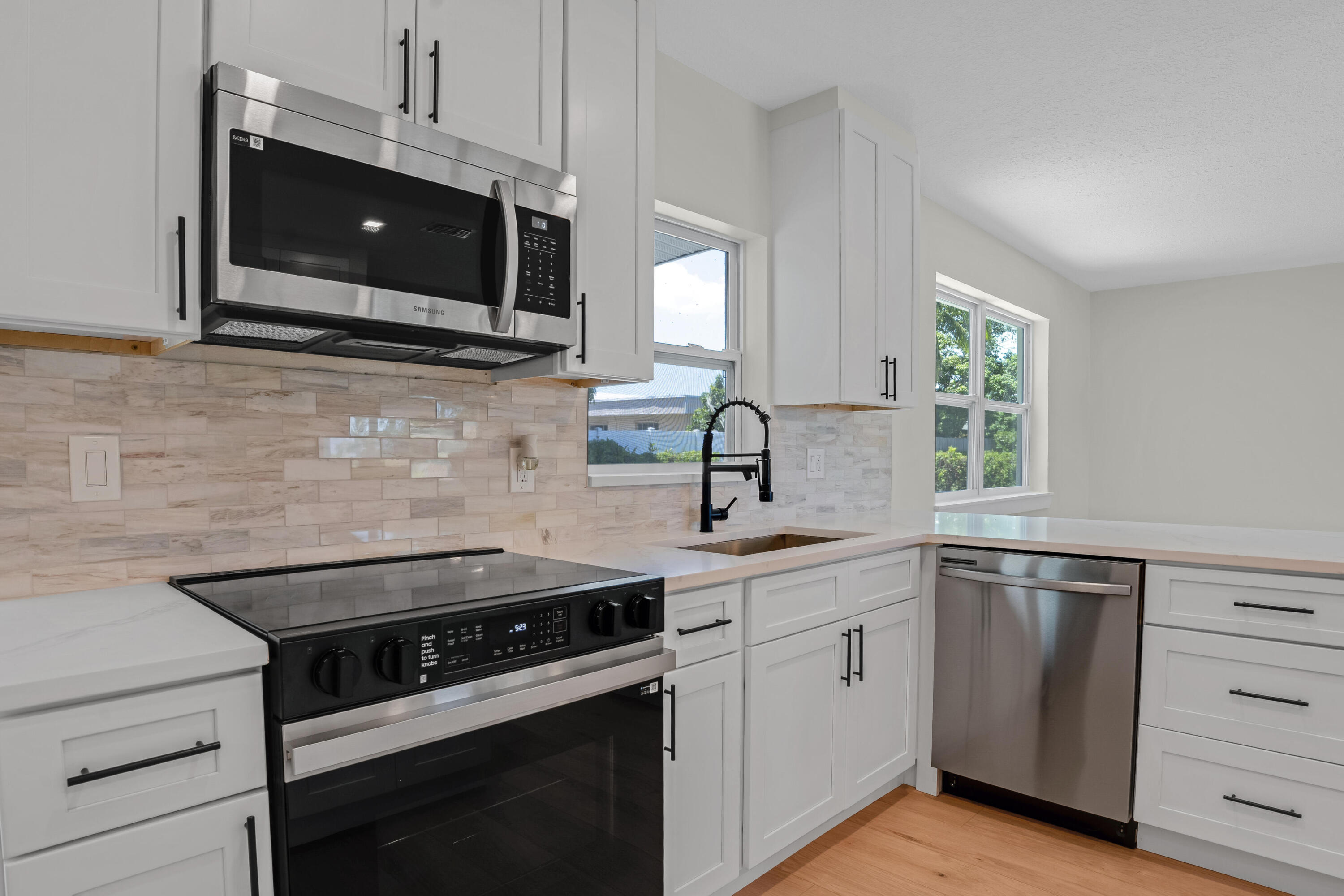 DELRAY SHORES FIRST ADD - Residential