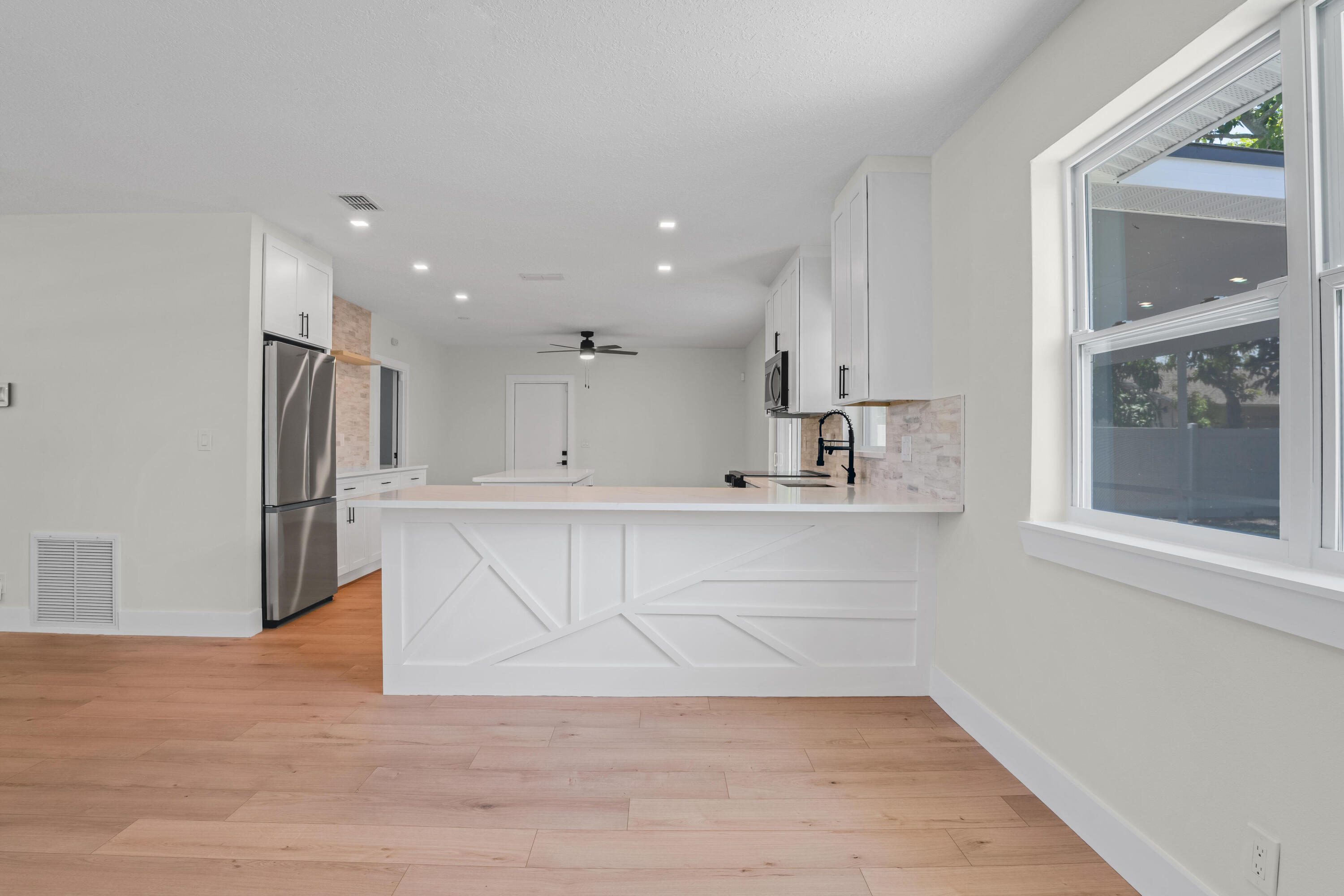 DELRAY SHORES FIRST ADD - Residential