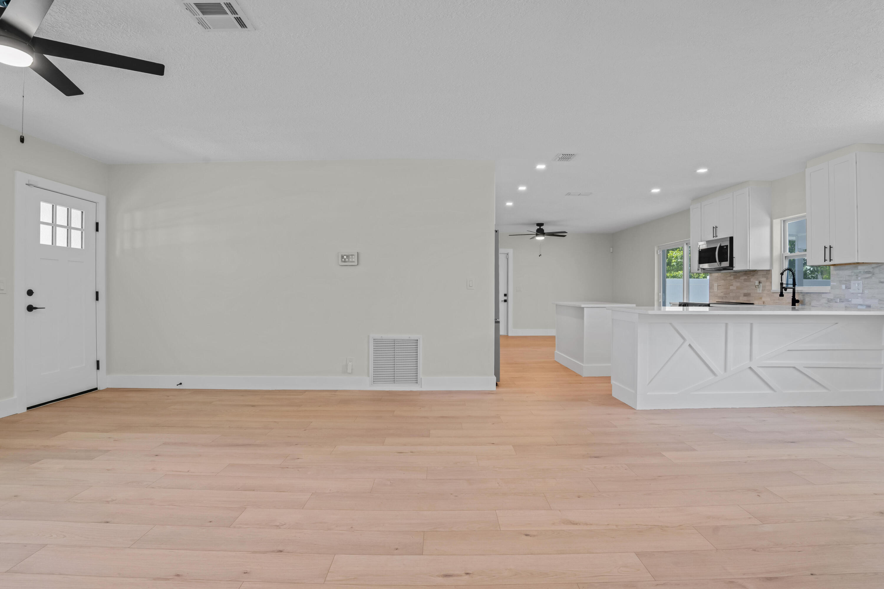 DELRAY SHORES FIRST ADD - Residential