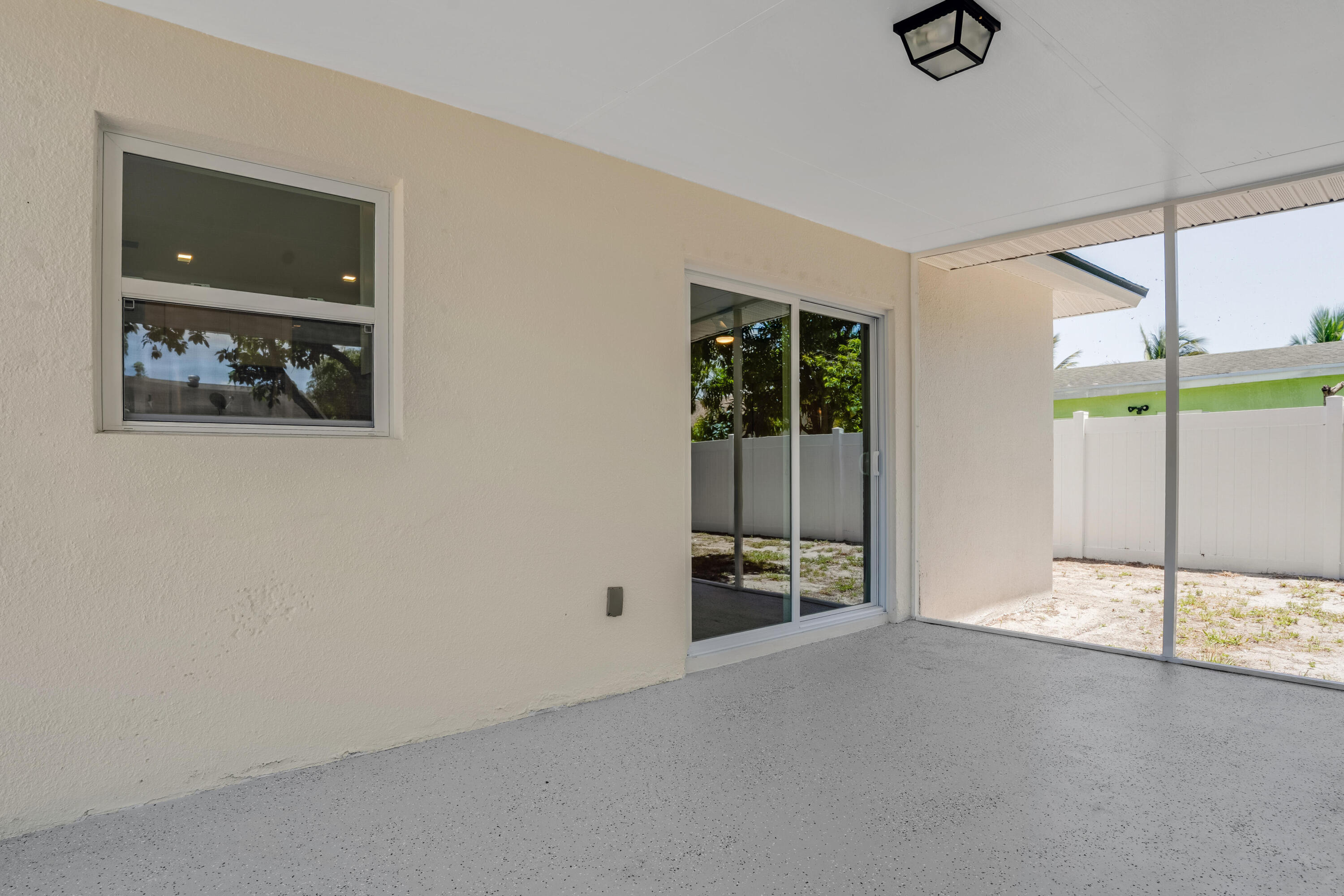 DELRAY SHORES FIRST ADD - Residential