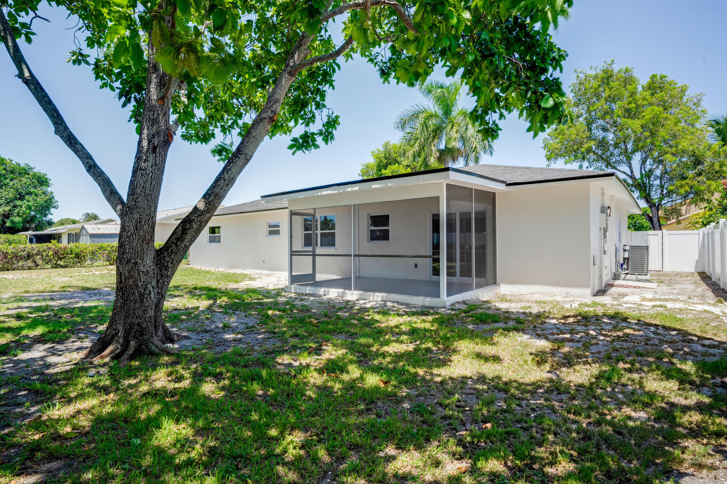 DELRAY SHORES FIRST ADD - Residential