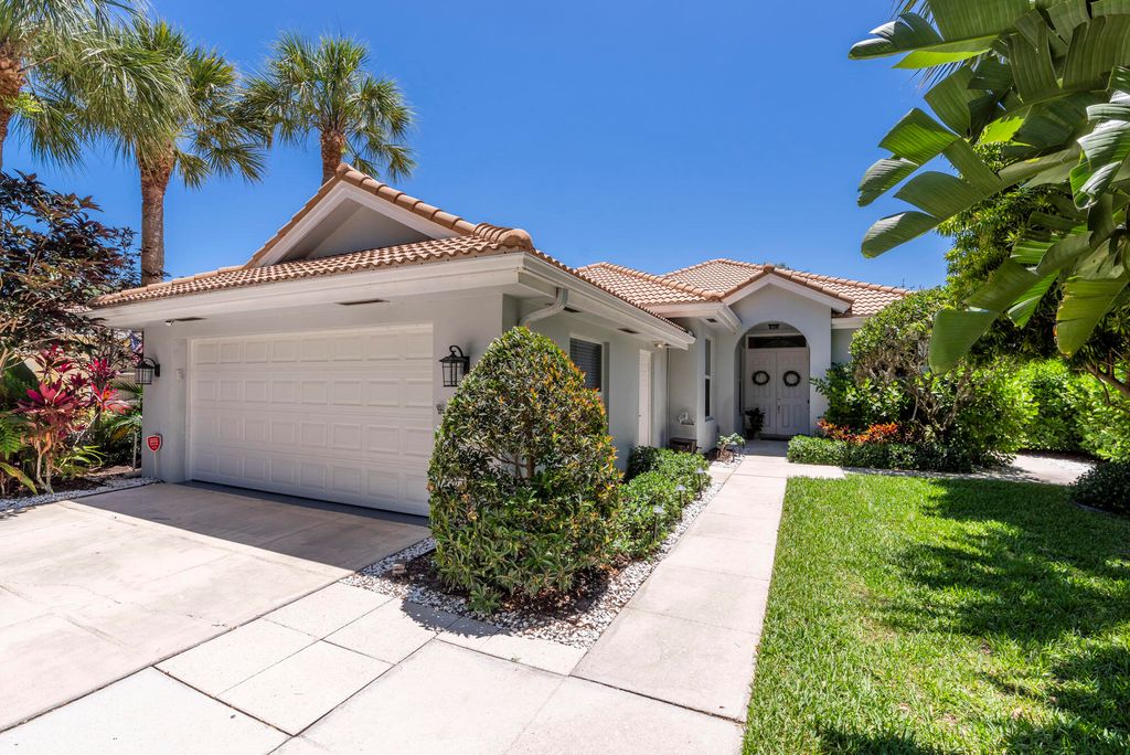 Photo of 137 E Hampton Way, Jupiter, FL 33458 (MLS # R10991500)