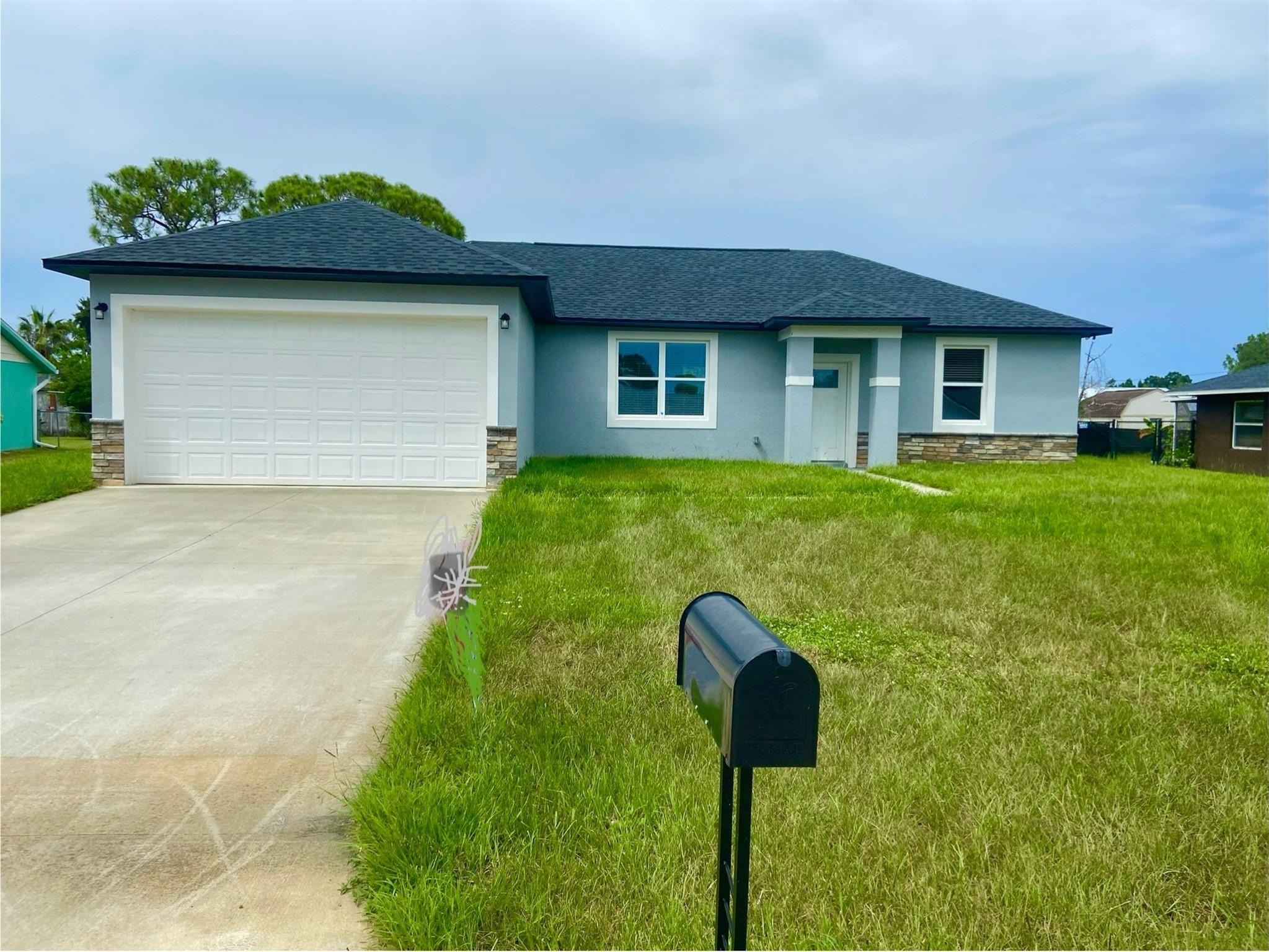 New block construction in the heart of Sebring in the desirable area of Sebring Country Estates.. Entire home is ceramic tile flooring. Open concept with great room. Spacious kitchen features recessed LED lights, an Island, granite counter tops, stainless steel appliances and wood cabinets with soft close doors and crown molding. Covered lanai & spacious back yard. Primary BdRm features a large walk in closet. Also features an in-suite master bath with double vanities, granite counter tops & tiled walk-in shower with glass shower door. There is a full bath and a linen closet in the hallway. The hall bath has granite counter top & tiled tub/shower combo. The garage comes with recessed lighting. Sebring International Raceway is 13 miles, FL State College 7 miles.
