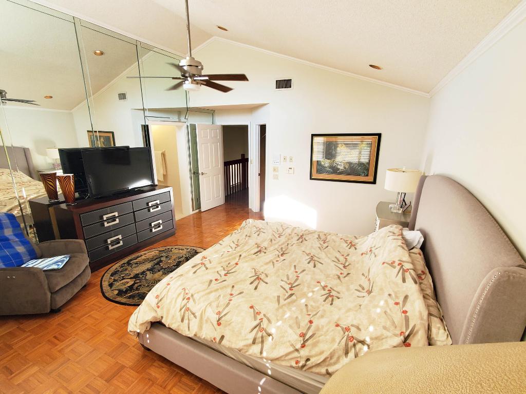 TOWN PLACE CLUB VILLAS - Residential Lease