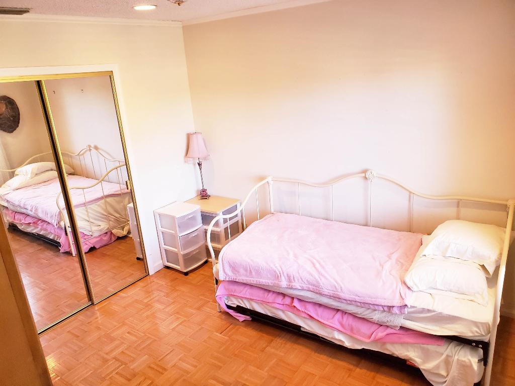 TOWN PLACE CLUB VILLAS - Residential Lease