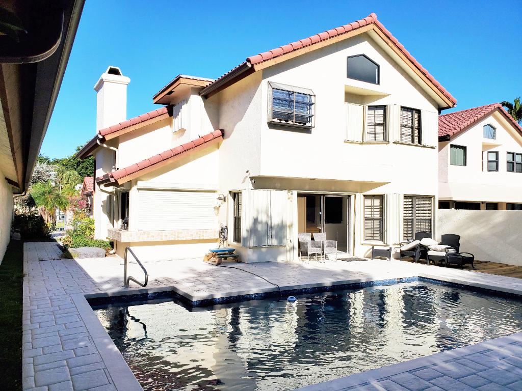 TOWN PLACE CLUB VILLAS - Residential Lease