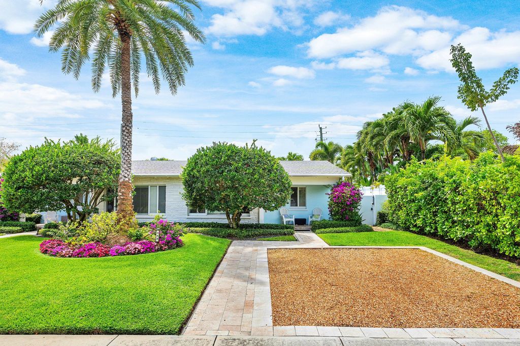 Photo of 342 NE 7th Avenue, Delray Beach, FL 33483 (MLS # B26012708)