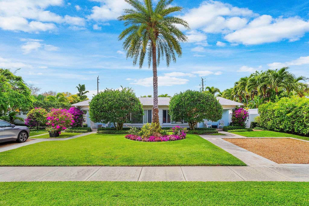 Photo of 342 NE 7th Avenue, Delray Beach, FL 33483 (MLS # B26012708)