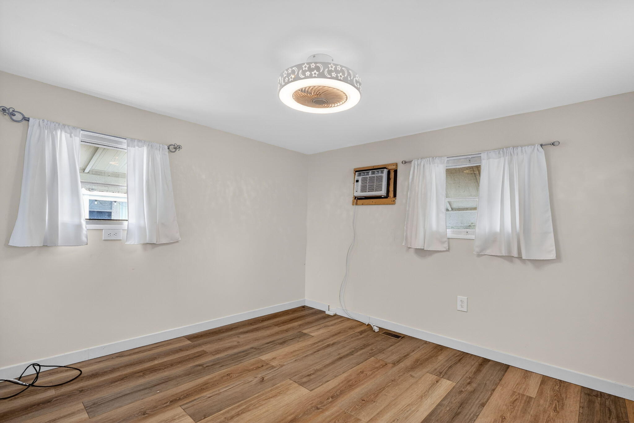 Sea Breeze Mobile Manor - Residential