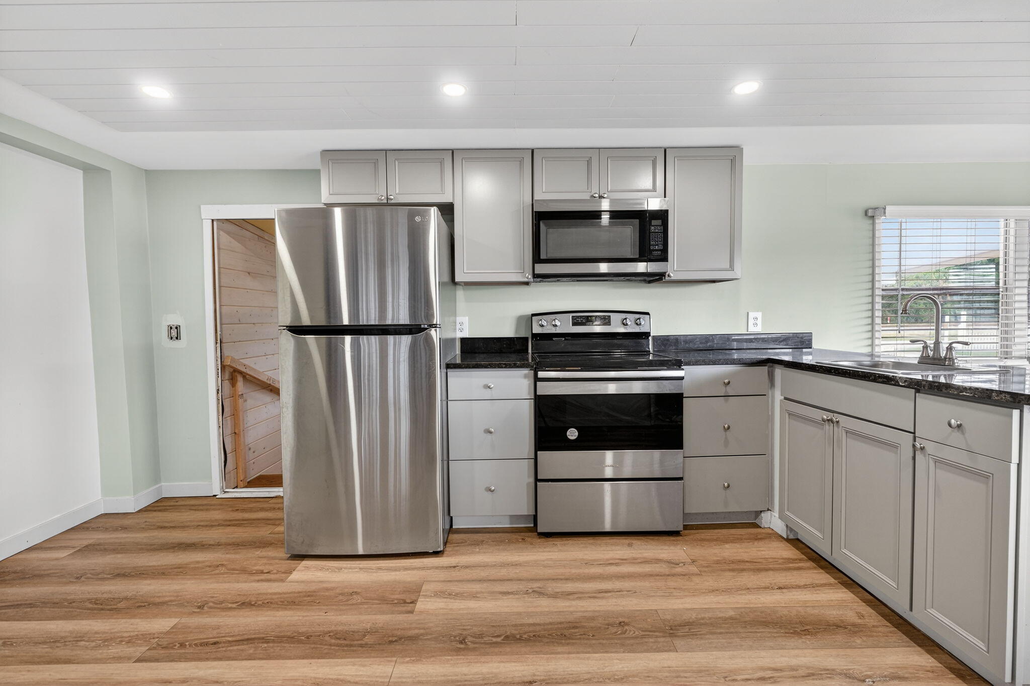 Sea Breeze Mobile Manor - Residential