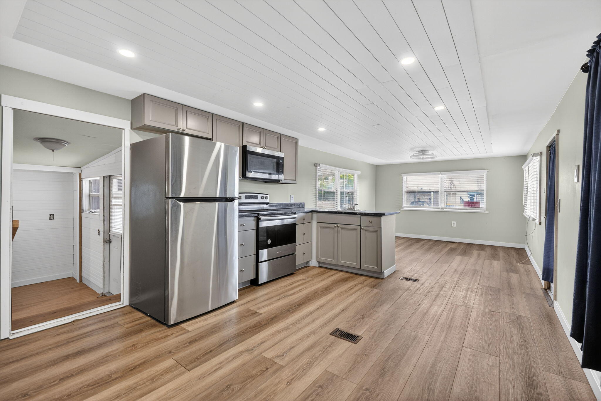 10885 SE Federal Highway