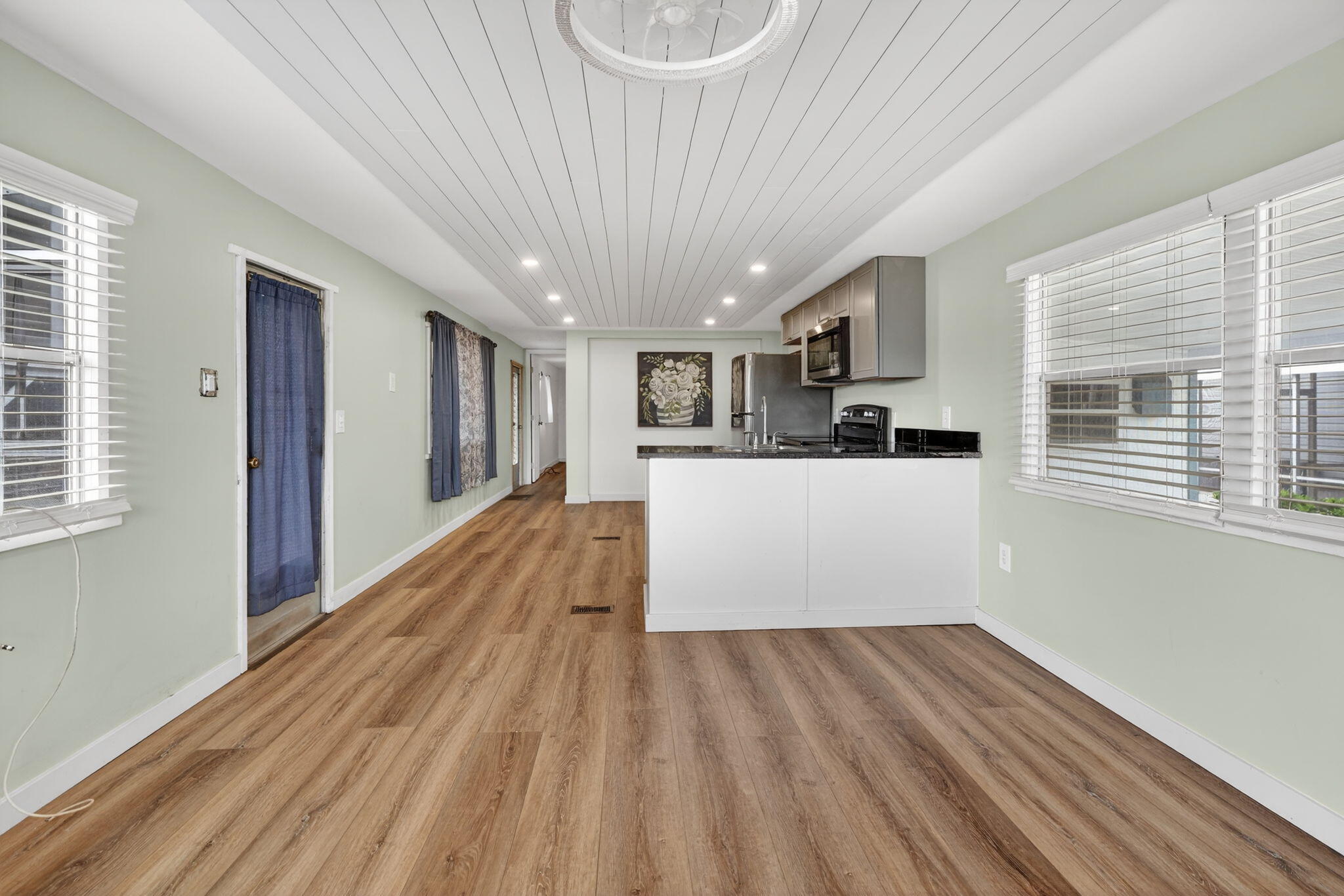 Sea Breeze Mobile Manor - Residential