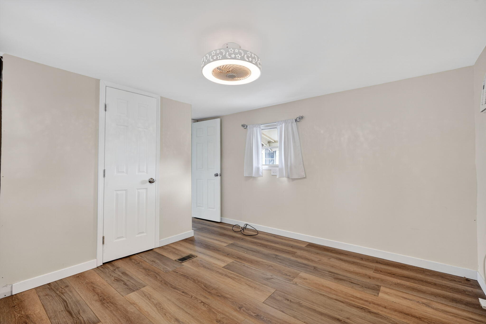 Sea Breeze Mobile Manor - Residential