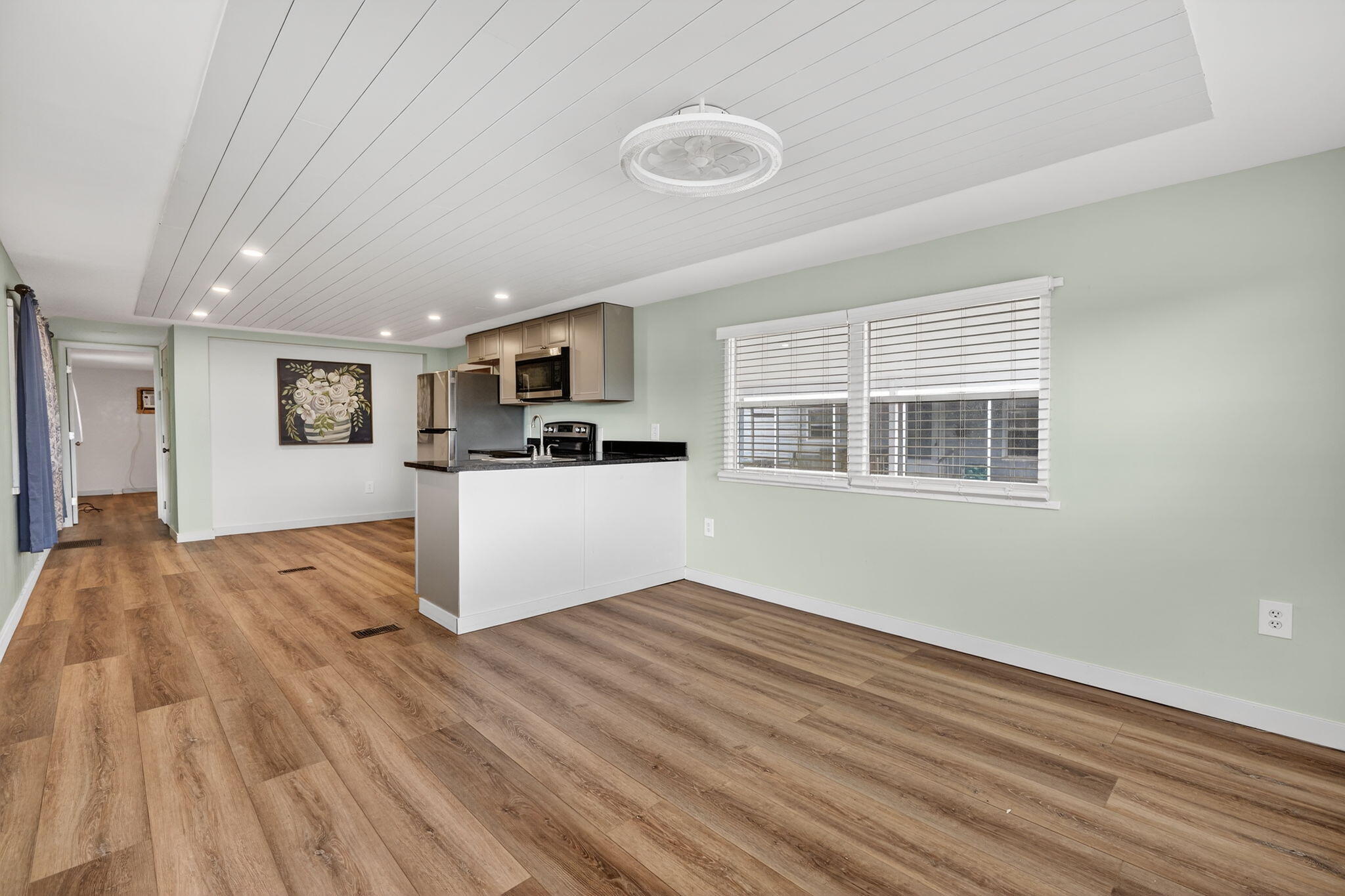 Sea Breeze Mobile Manor - Residential