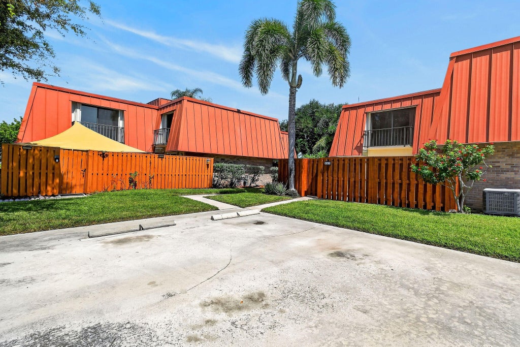 Photo of 3157 Meridian Way S #A, Palm Beach Gardens, FL 33410 (MLS # B26069481)