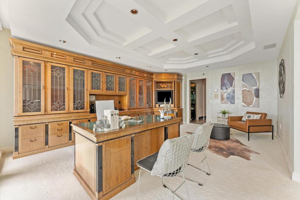 PRESIDENTIAL PLACE CONDO - Residential