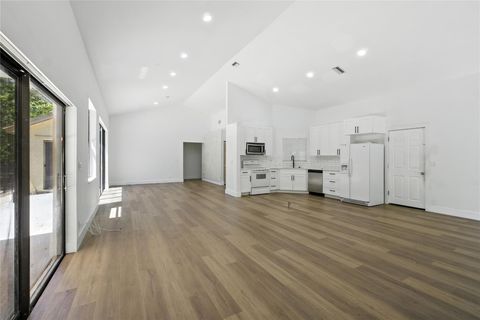 5172 NW 53rd Ave Coconut Creek FL 33073