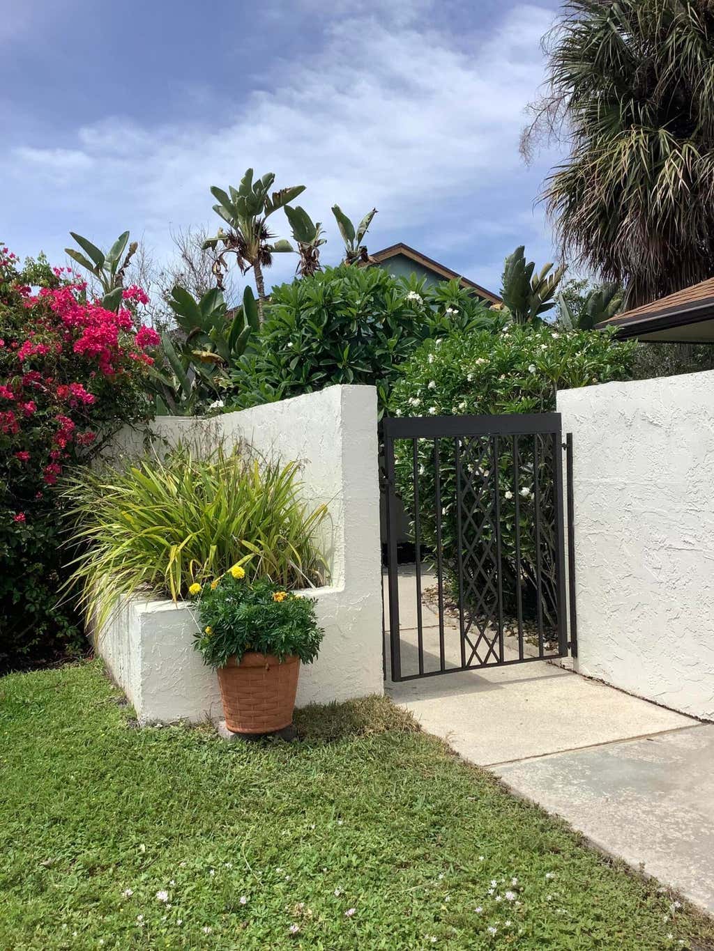 Photo of 458 SW 29th Avenue, Delray Beach, FL 33445 (MLS # B26042560)