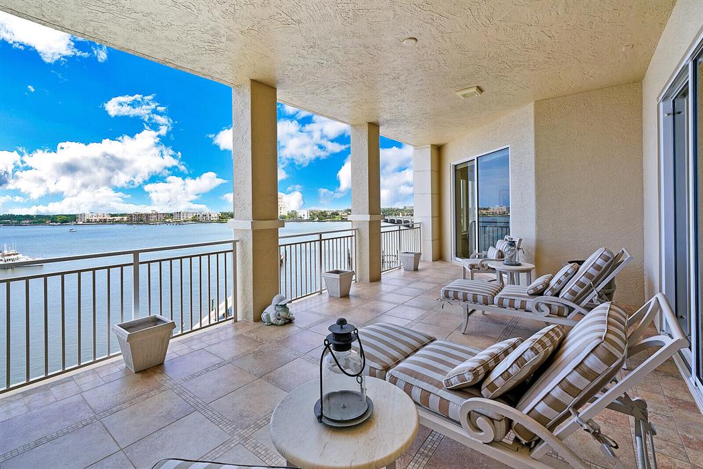 ONE WATERMARK PLACE OF THE PALM BEACHES - Residential