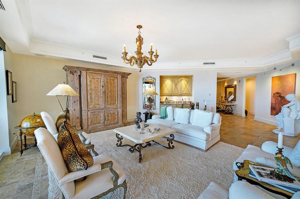 ONE WATERMARK PLACE OF THE PALM BEACHES - Residential