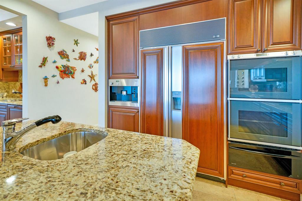 ONE WATERMARK PLACE OF THE PALM BEACHES - Residential