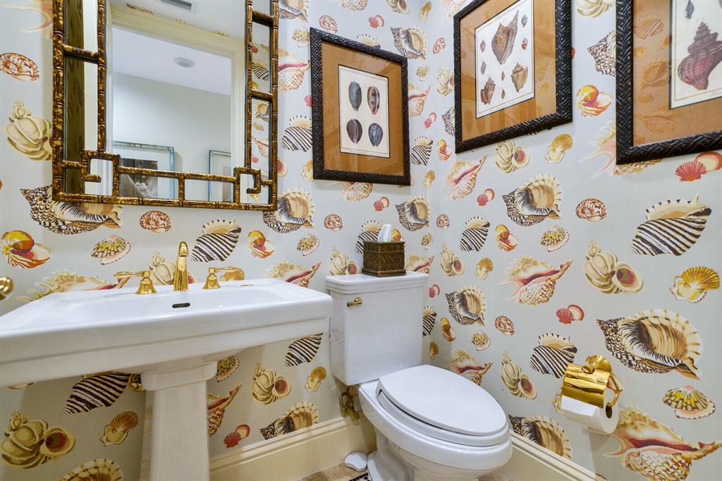 ONE WATERMARK PLACE OF THE PALM BEACHES - Residential