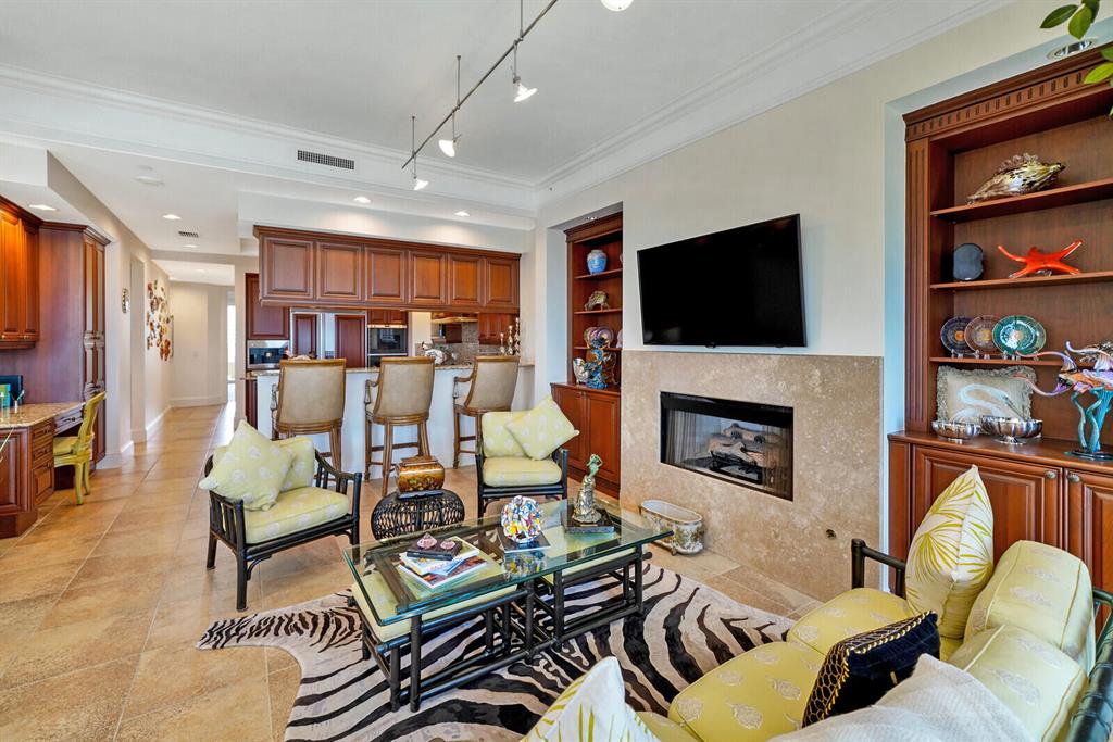 ONE WATERMARK PLACE OF THE PALM BEACHES - Residential