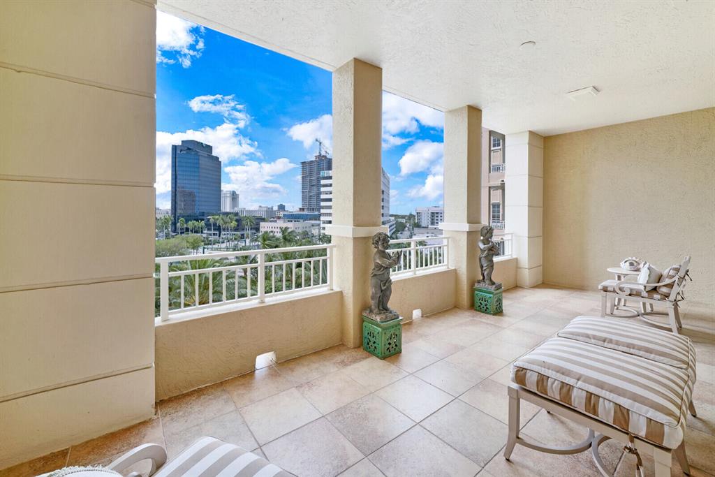 ONE WATERMARK PLACE OF THE PALM BEACHES - Residential