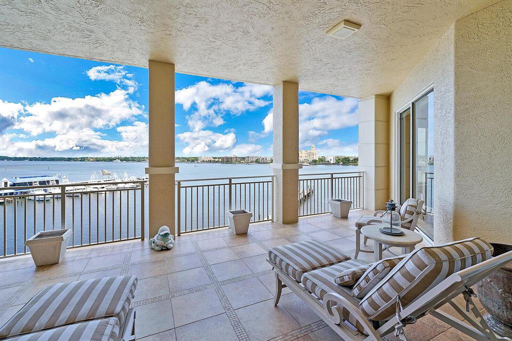 ONE WATERMARK PLACE OF THE PALM BEACHES - Residential