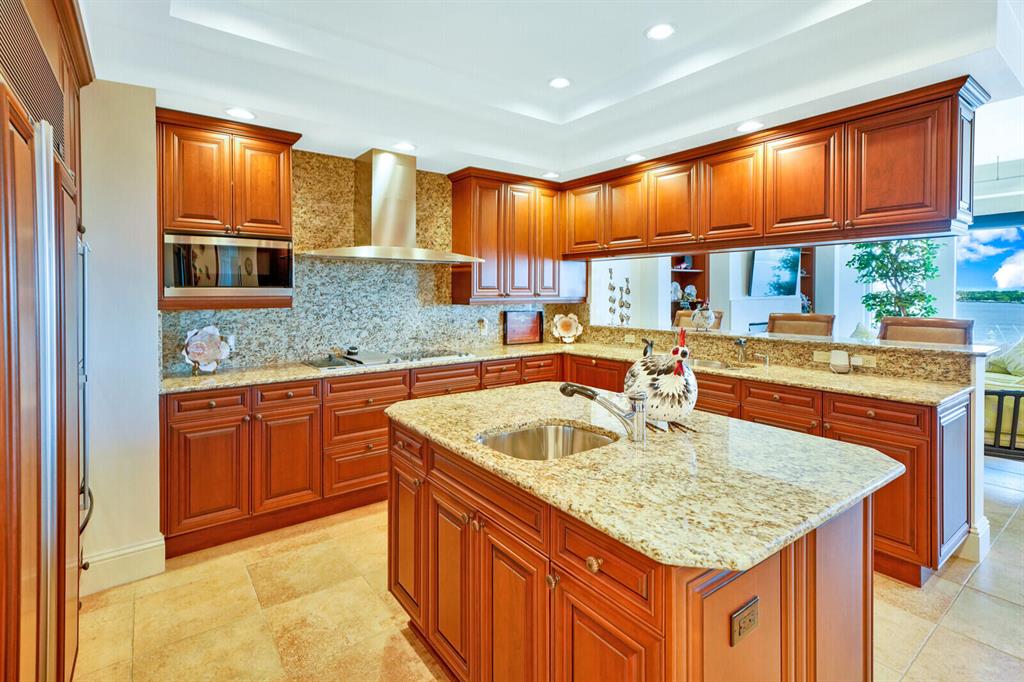 ONE WATERMARK PLACE OF THE PALM BEACHES - Residential