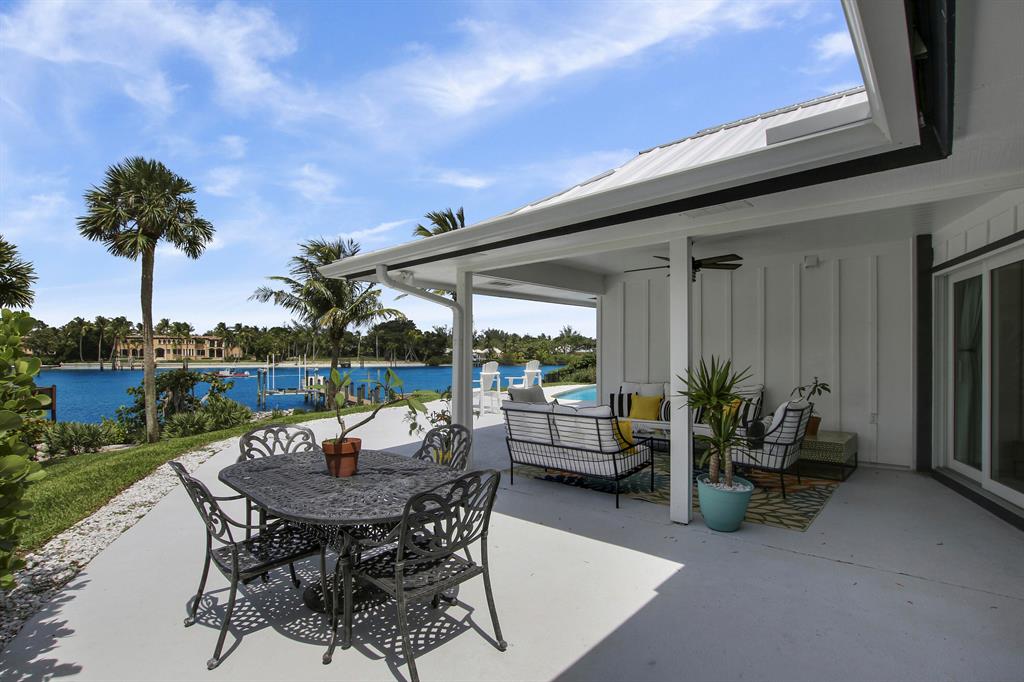 ROLLING HILLS - Residential